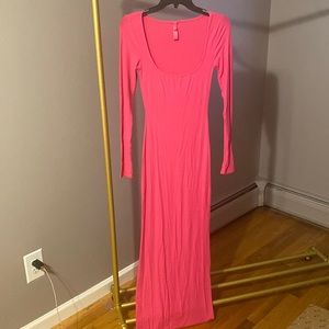 Skims SOFT LOUNGE
LONG SLEEVE DRESS Pink xs 0-2